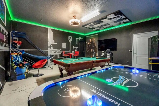 Building Photo - 1956 Wedge Dr