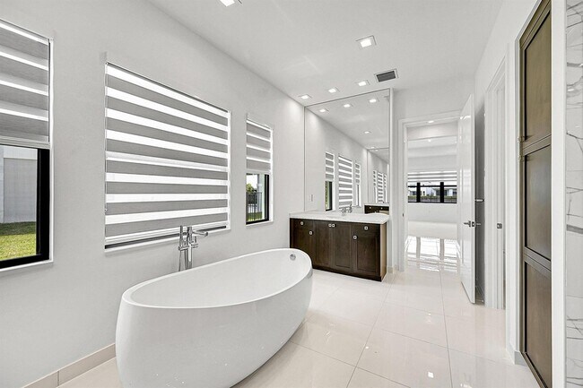 Building Photo - 13072 Feathering Wy