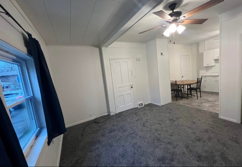 Building Photo - 611 N 3rd St