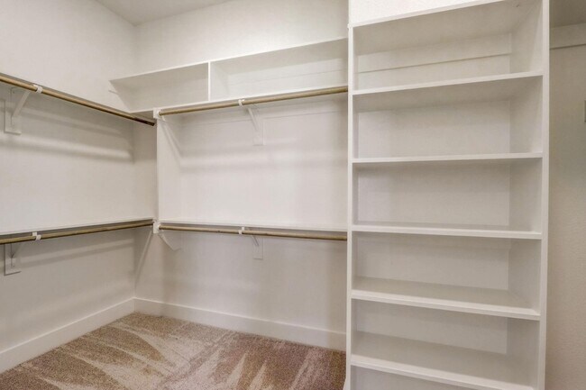 Building Photo - 1007 Meadow Wood Ter