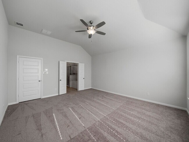 Building Photo - Almost New Modern Look 4 Bed 3 Bath House ...