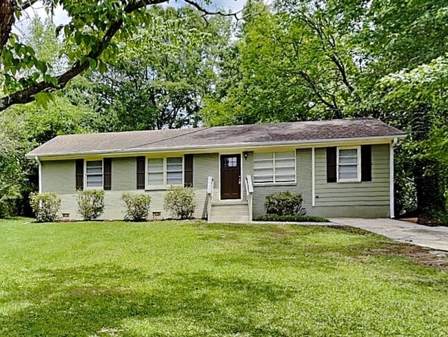 Building Photo - 2892 Horse Shoe Dr