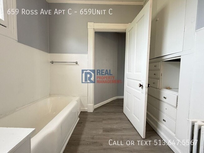 Building Photo - 659 Ross Ave