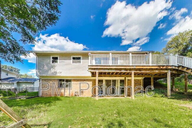 Building Photo - 5406 Parkvale Terrace