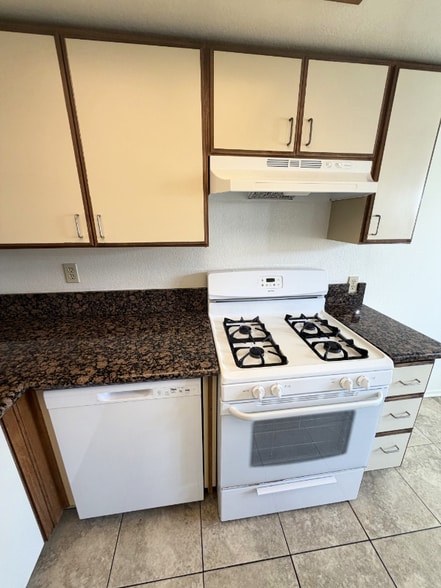 Building Photo - 503 S Adams St