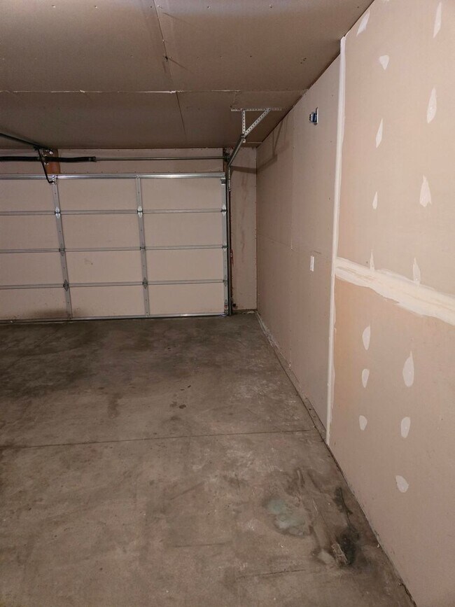 Building Photo - Zero Step Rancher in Deer Park