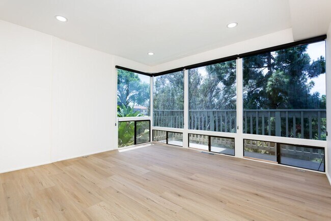Building Photo - Renovated Post-Modern with Sweeping Canyon Views