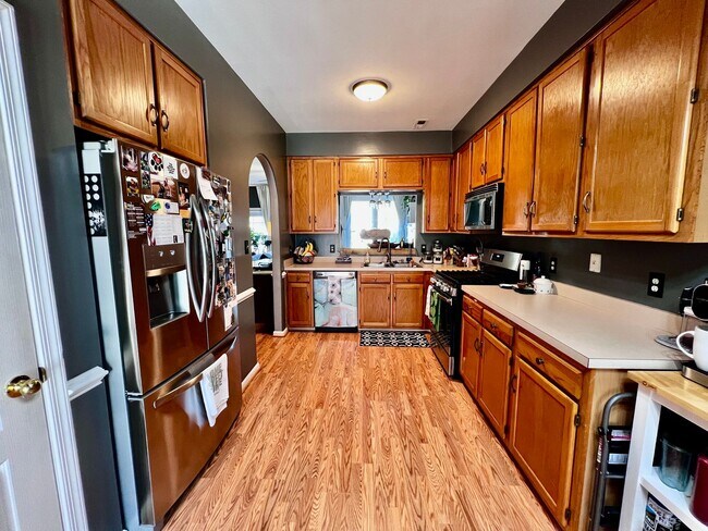 Building Photo - Charming 3 bed townhouse in Foxfire