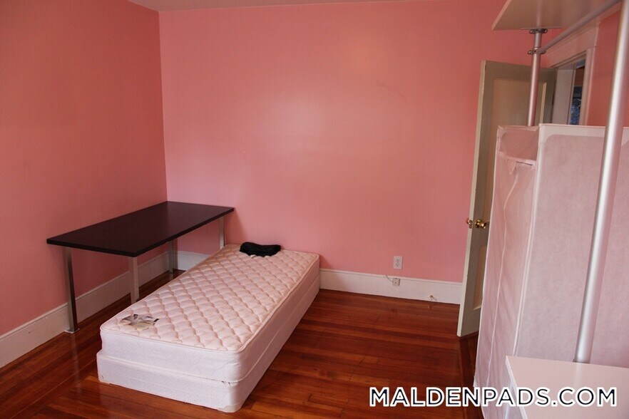 Building Photo - 13 Harnden Rd