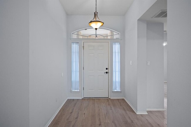 Building Photo - 903 Settlement Cove