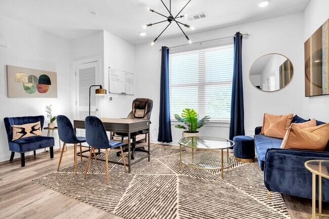 Building Photo - STUNNING MIDTOWN 2BED 2BATH