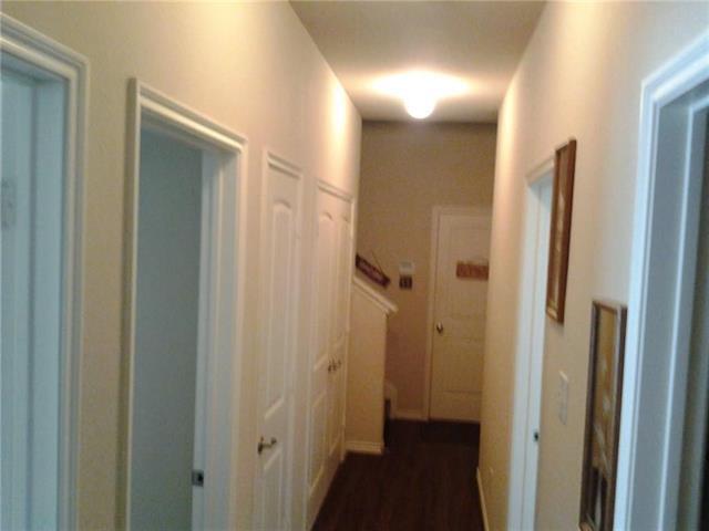 Building Photo - 706 Ireland Way