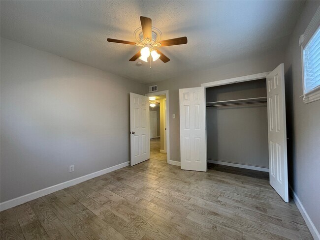 Building Photo - 1502 Heights Blvd