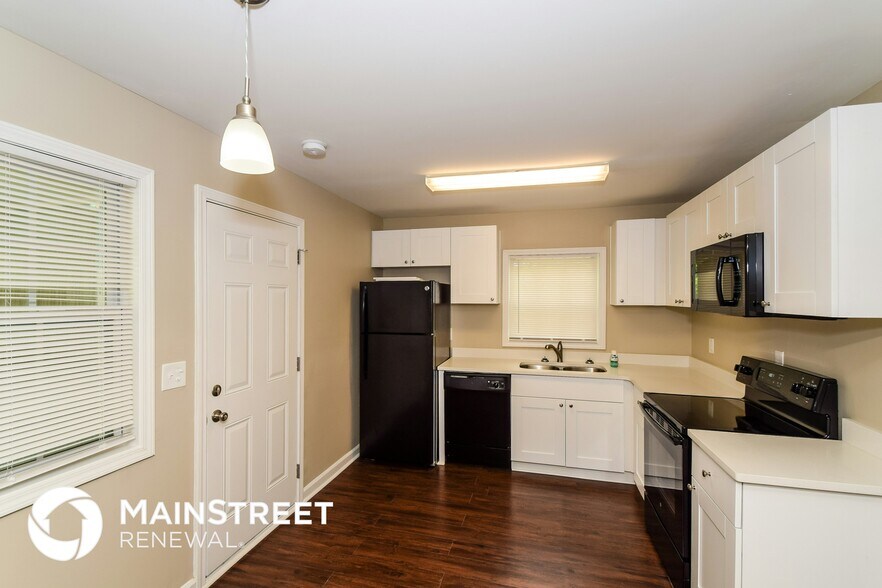 Building Photo - 1328 Orlando Cir NE