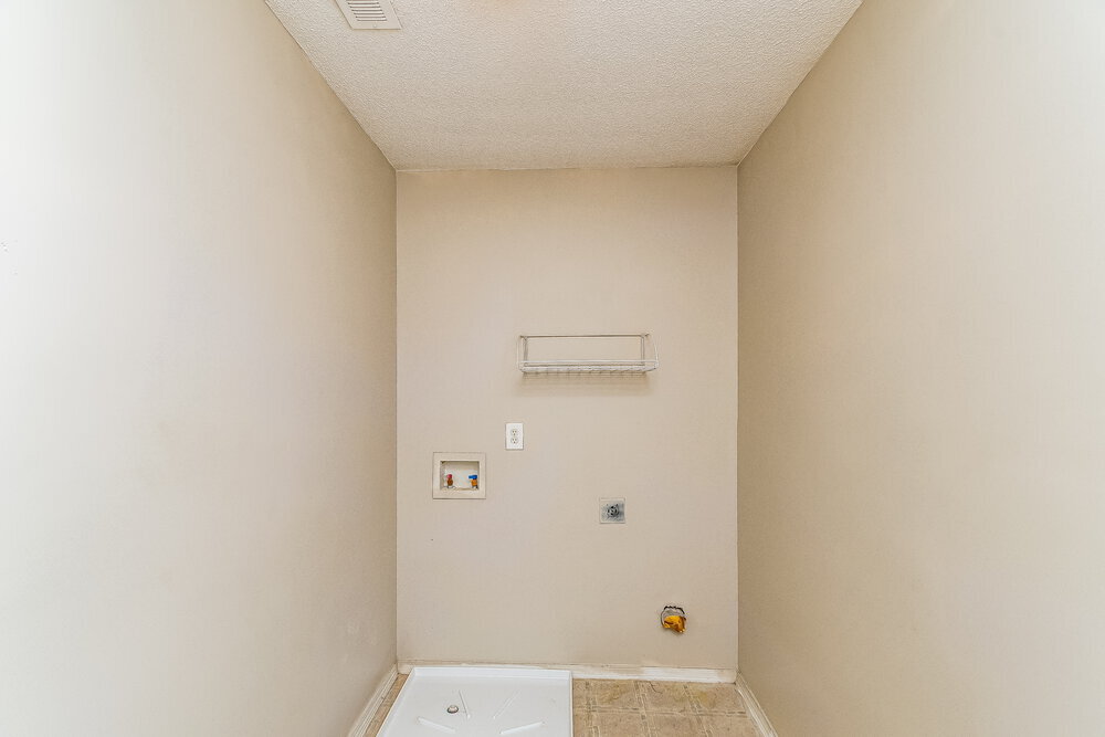 Building Photo - 912 Mailwood Dr