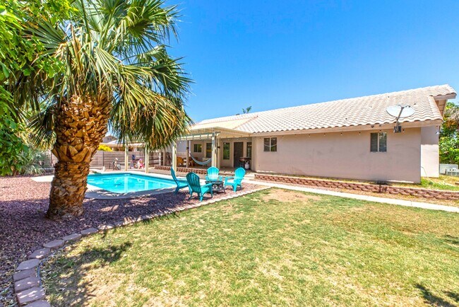 Building Photo - Pool home for rent August 1, 2025