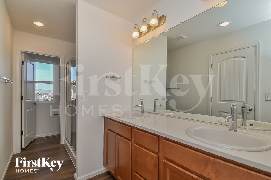 Building Photo - 10453 Luneth Dr