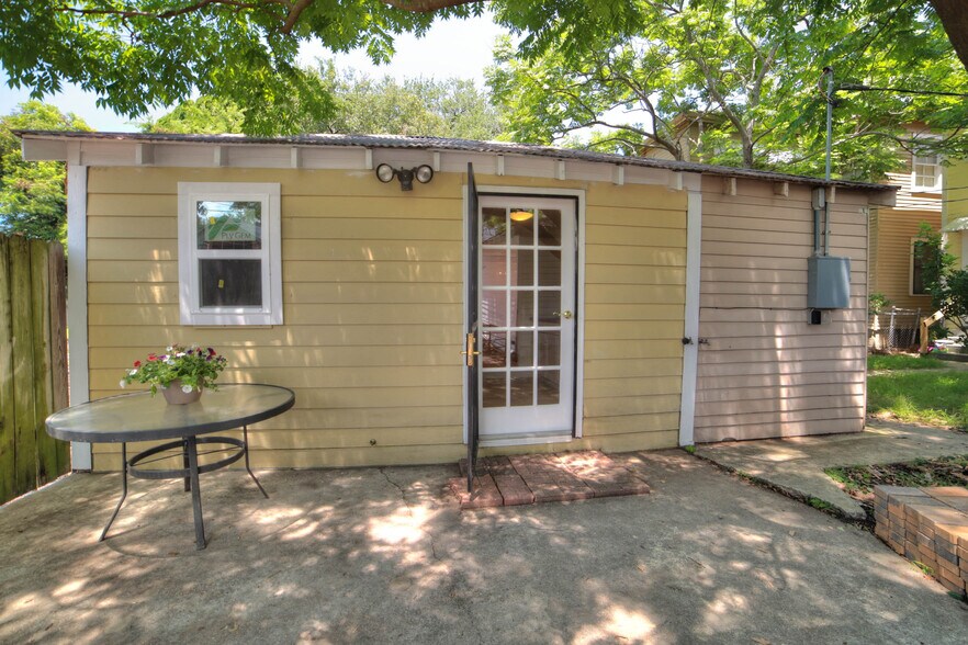 Building Photo - 2606 S Carrollton Ave