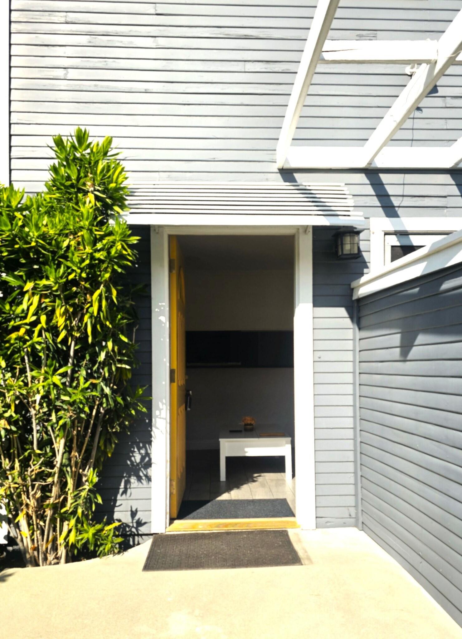 Building Photo - 123 E Bennett Ave