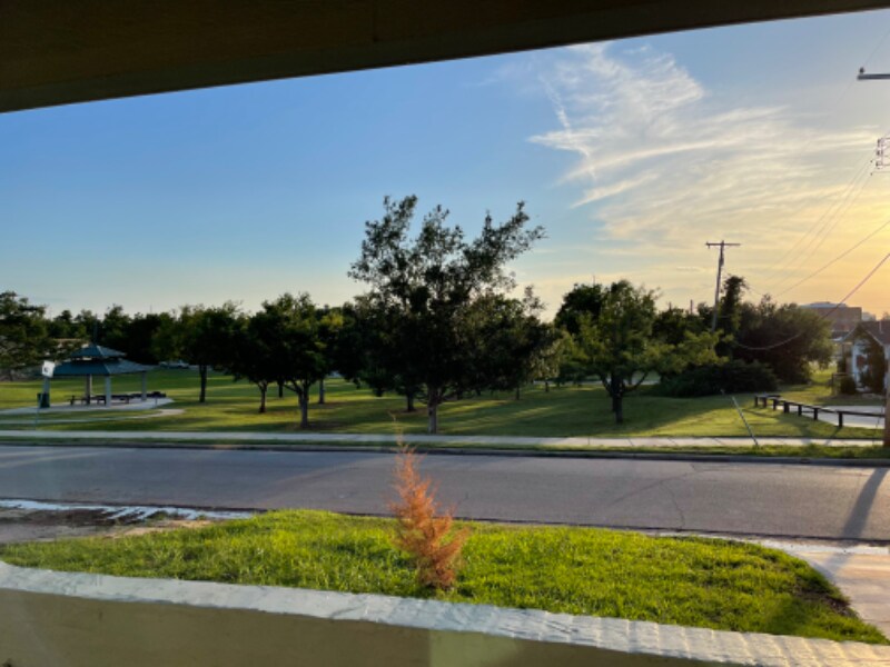 Building Photo - 2312 N Everest Ave