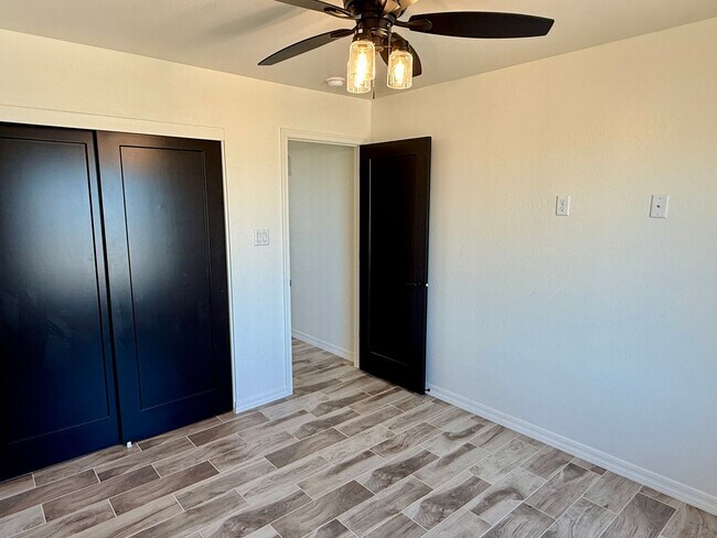 Building Photo - San Luis Corner Lot home with a Large Master Suite - 3 Bed 2 Bath Split Floor Plan