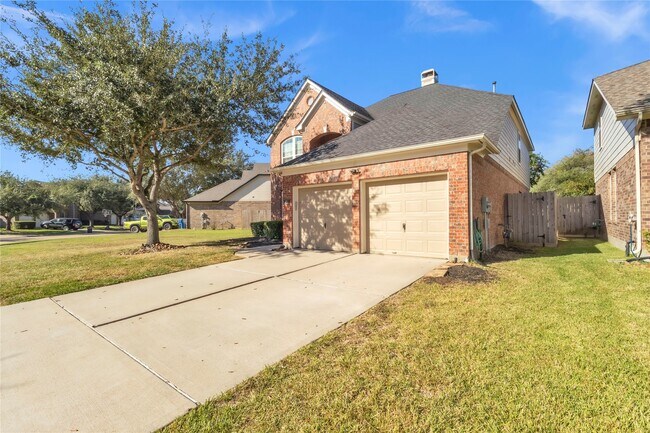 Building Photo - 2803 Lakecrest Way Dr