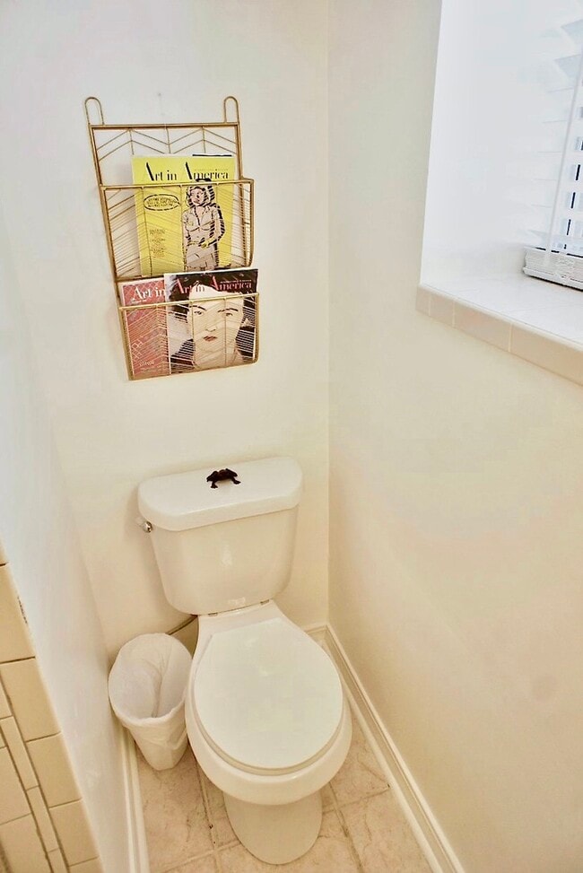 Building Photo - 21 Arenta St