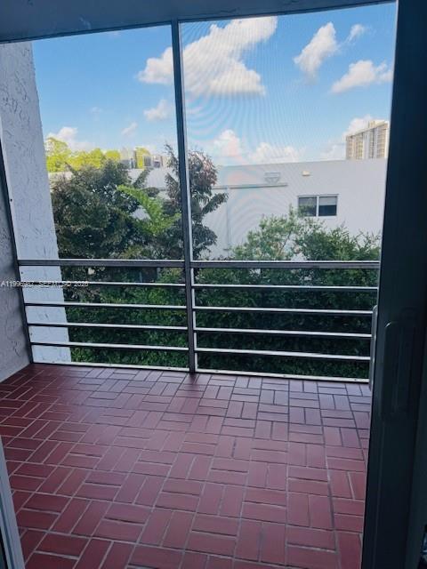 Building Photo - 2425 NE 135th St