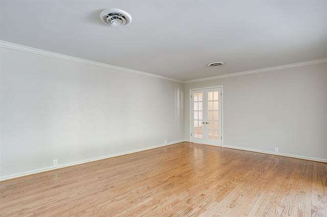 Building Photo - 2400 Winton Terrace W