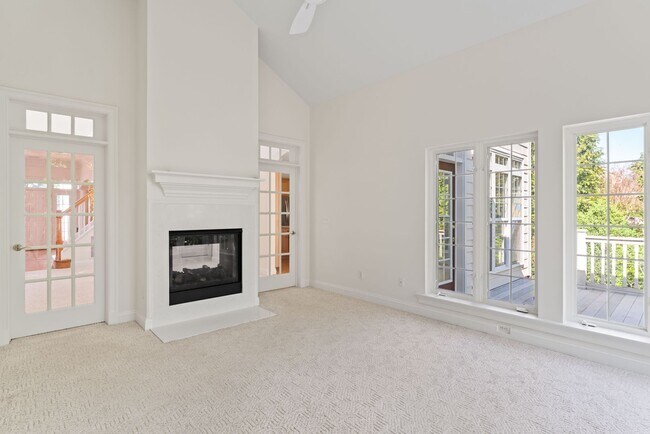 Building Photo - 4990 Lake Tree Ln