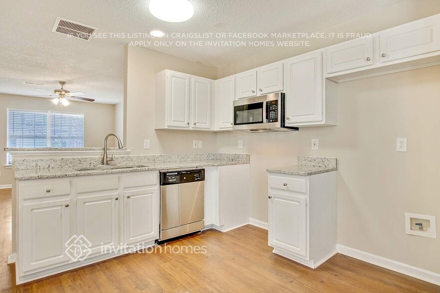 Building Photo - 263 Coral Cir