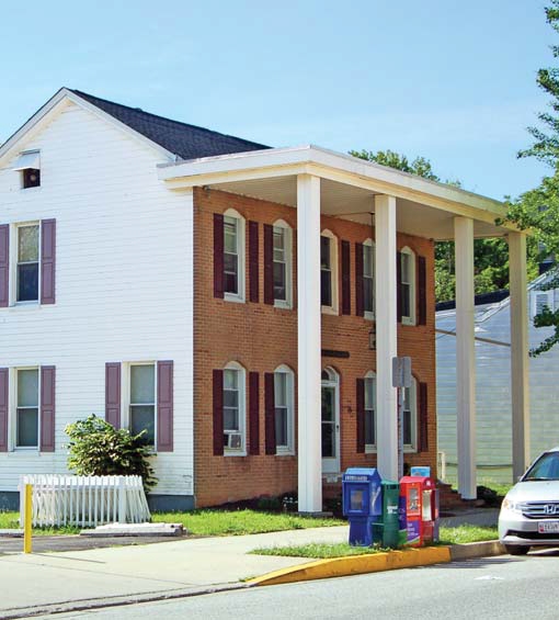 Primary Photo - Shaw Apartments