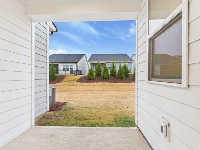 Building Photo - 9529 Munsing Dr