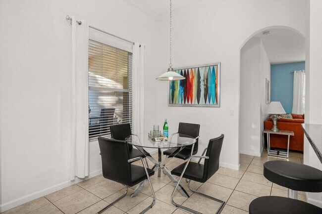 Building Photo - 4140 Oak Tree Dr