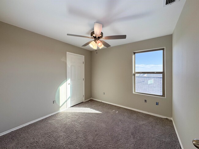 Building Photo - 5802 Moses Lp
