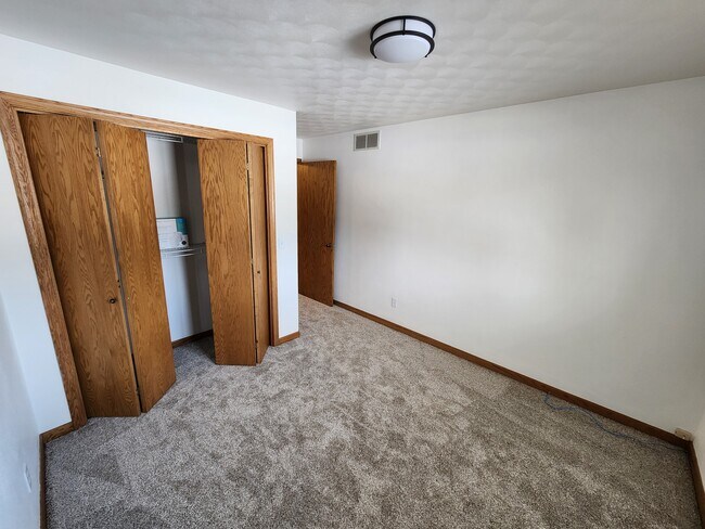 Second Bedroom - 1502 W Weiland Ln