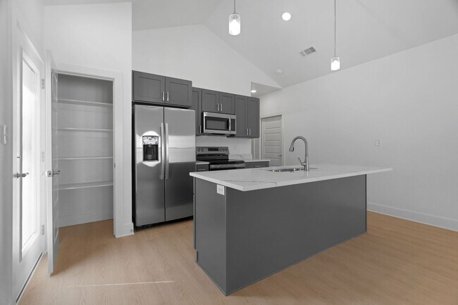 Building Photo - The Retreat at Been Road Villas 3 Bed, 2 Bath