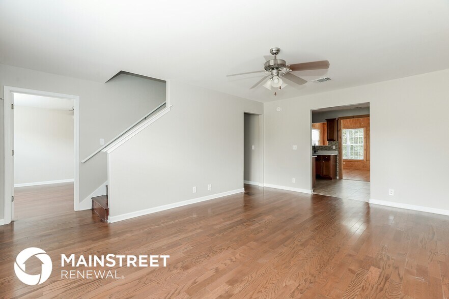 Building Photo - 101 Lyndhurst Dr