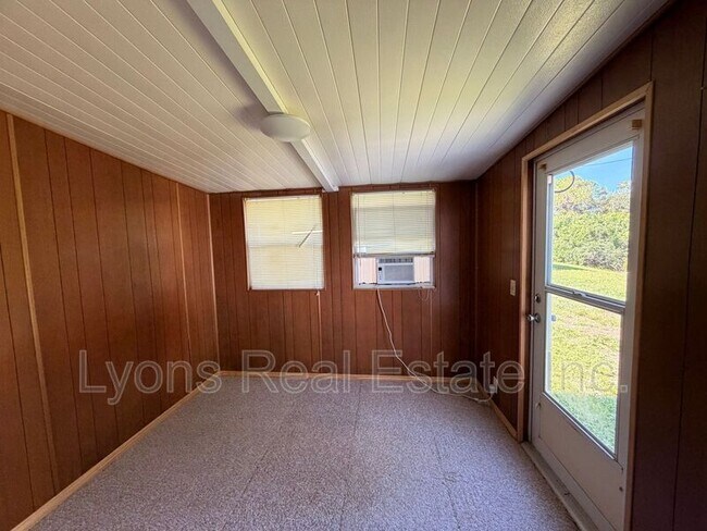 Building Photo - 140 Lamplighter Ln