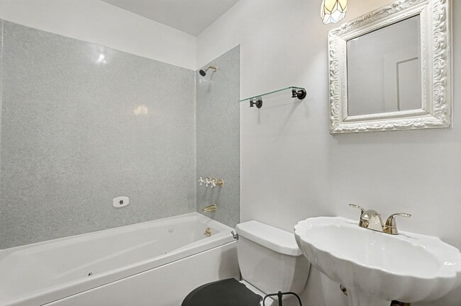 Building Photo - 9222 35th Ave SW