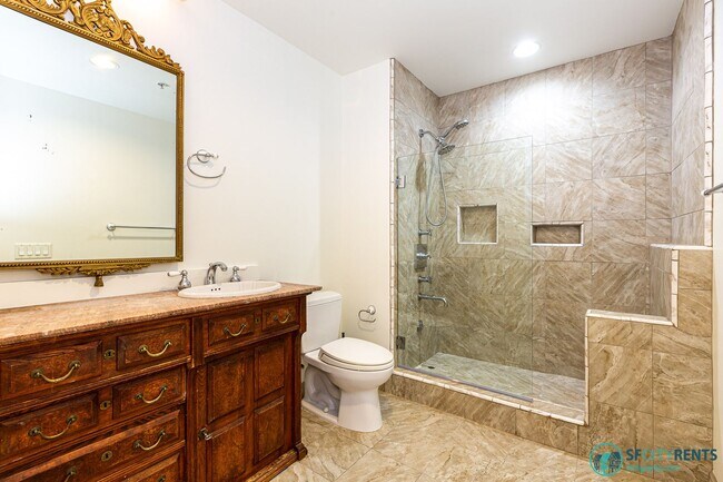 Building Photo - Financial District: 1 bed + Den/Office w/ ...