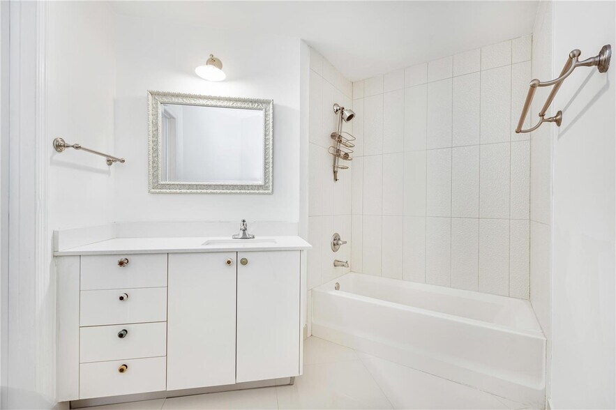 Building Photo - 60 SW 13th St