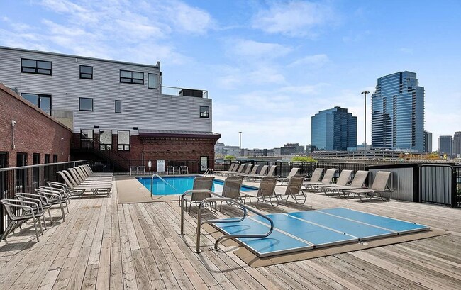 Building Photo - Desirable Union Square Corner Penthouse!