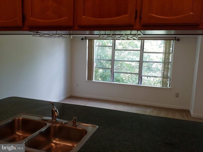 Building Photo - 2600 Camelback Ln