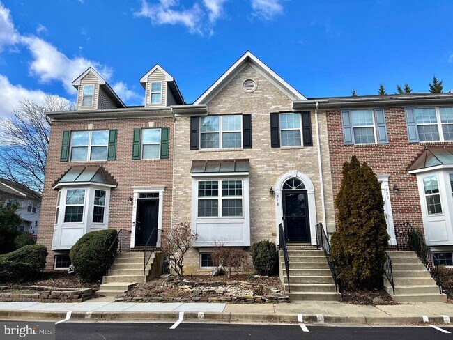 Building Photo - 518 Francis Nicholson Way