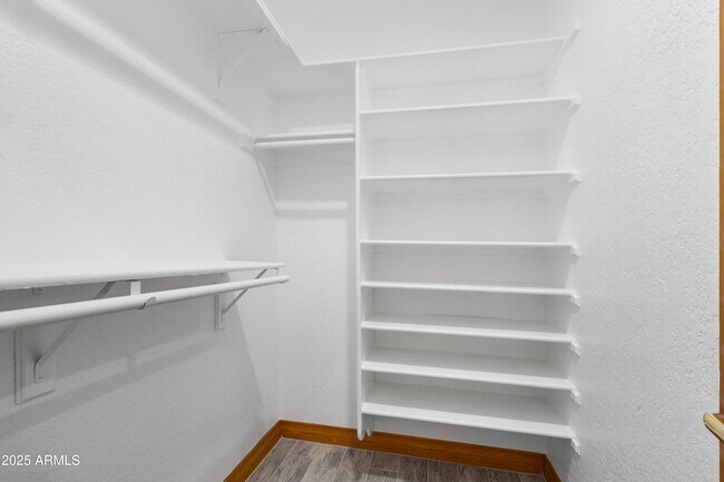 Building Photo - 322 E Gary Cir