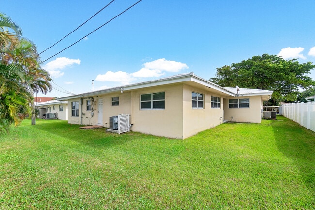 Building Photo - 2757 NE 29th Ave