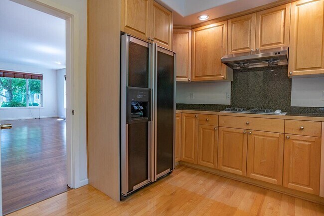 Building Photo - 14176 SE 8th Street