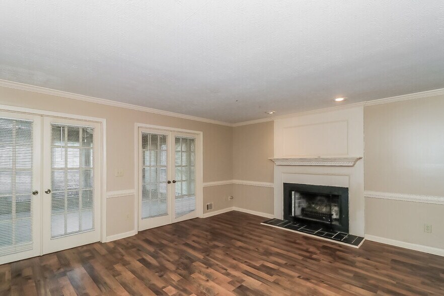Building Photo - 2481 Meadowglen Trail