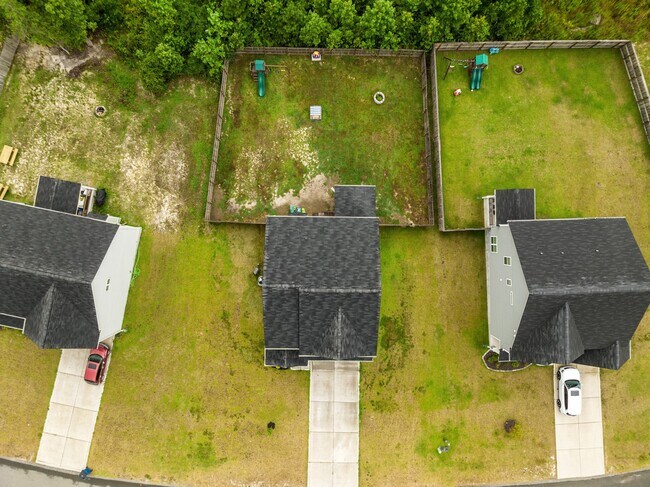 Building Photo - 1145 Camellia Dr